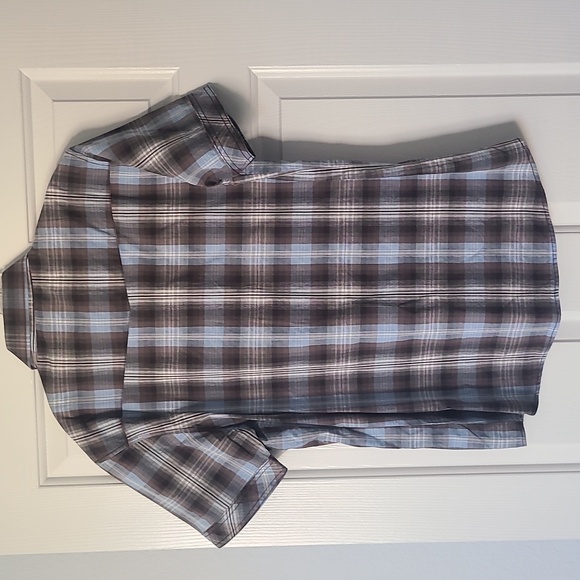 Red Level Nine Button-Down - Picture 2 of 3